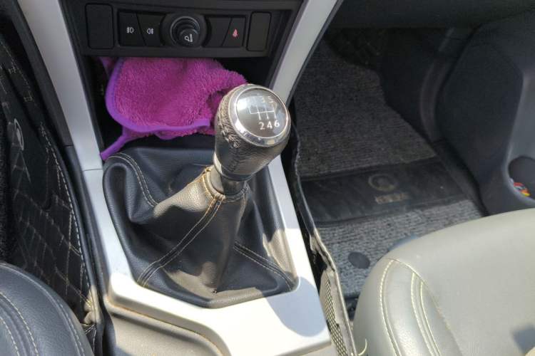 Used Great Wall Wingle 6 2014 2.0T Two-Wheel Drive Elite Version 4D20B Gear Lever
