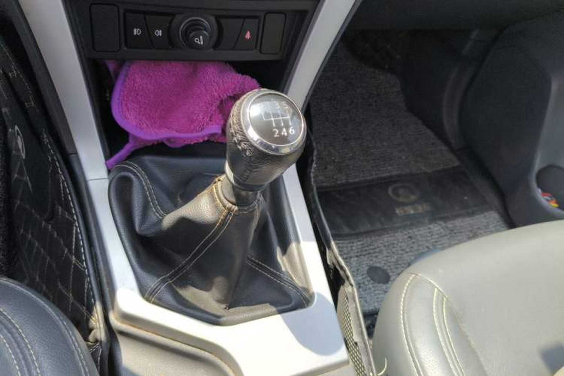 Used Great Wall Wingle 6 2014 2.0T Two-Wheel Drive Elite Version 4D20B Gear Lever