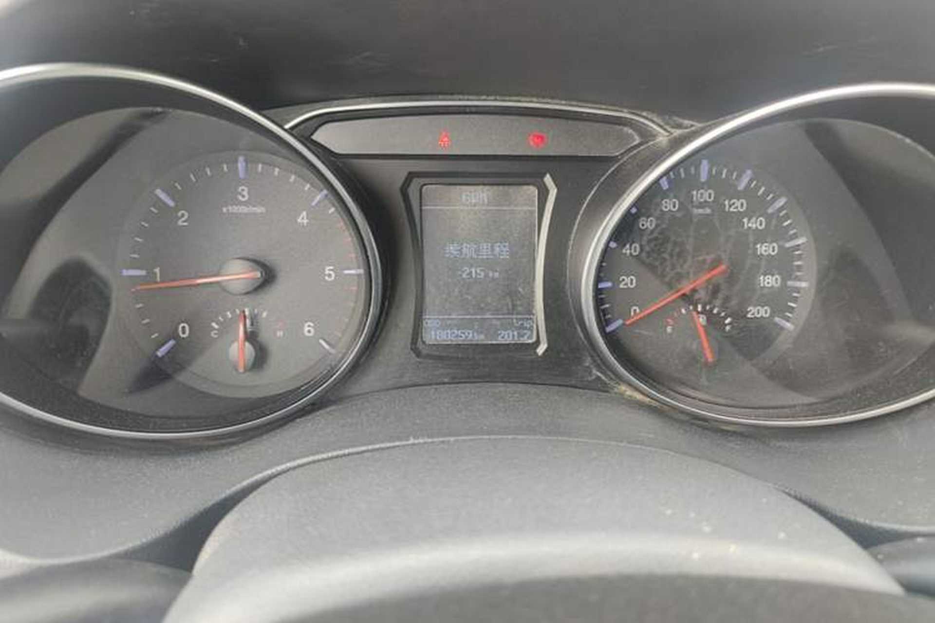 Used Great Wall Wingle 6 2014 2.0T Two-Wheel Drive Navigation Version 4D20B Instrument Cluster