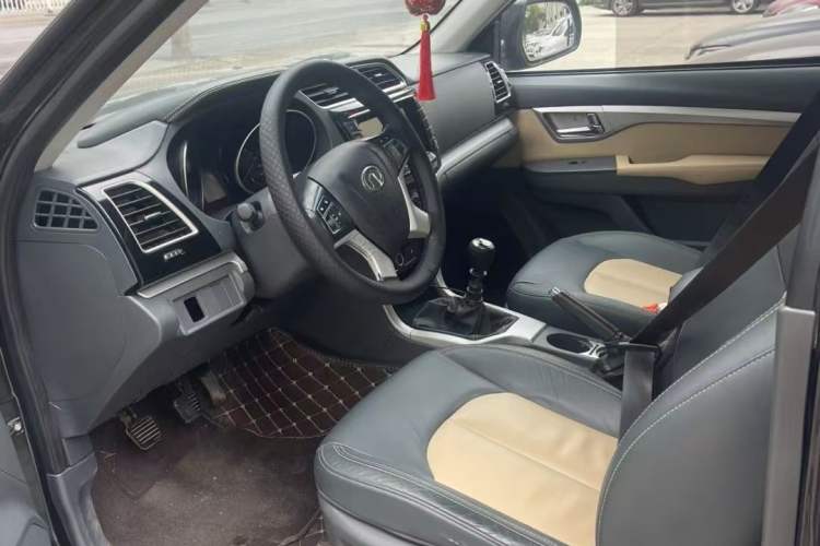 Used Great Wall Wingle 6 2014 2.0T Two-Wheel Drive Navigation Version 4D20B Interior 2