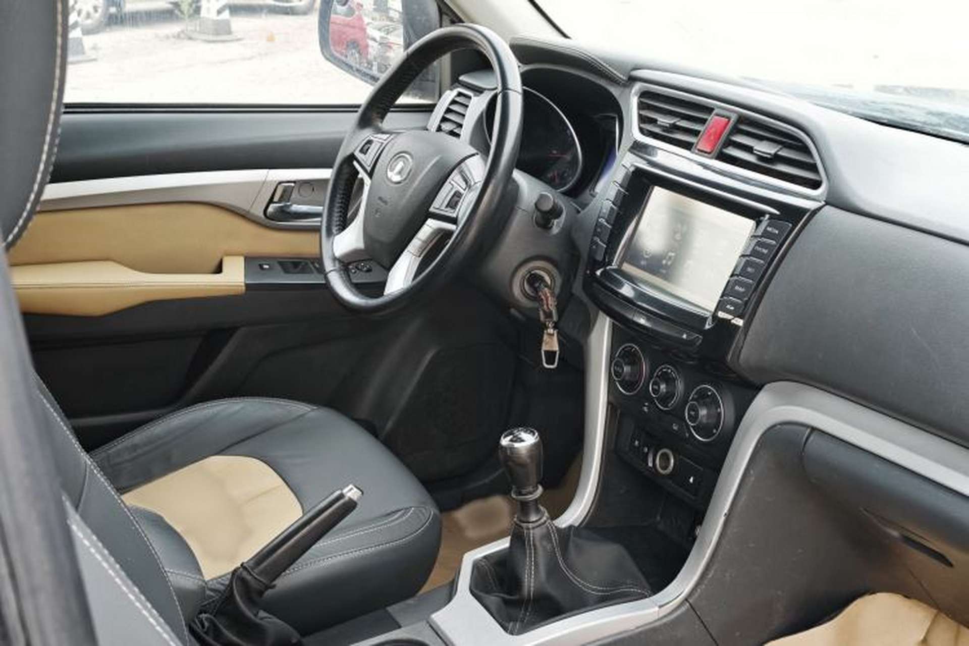Used Great Wall Wingle 6 2014 2.0T Two-Wheel Drive Navigation Version 4D20B Interior 4