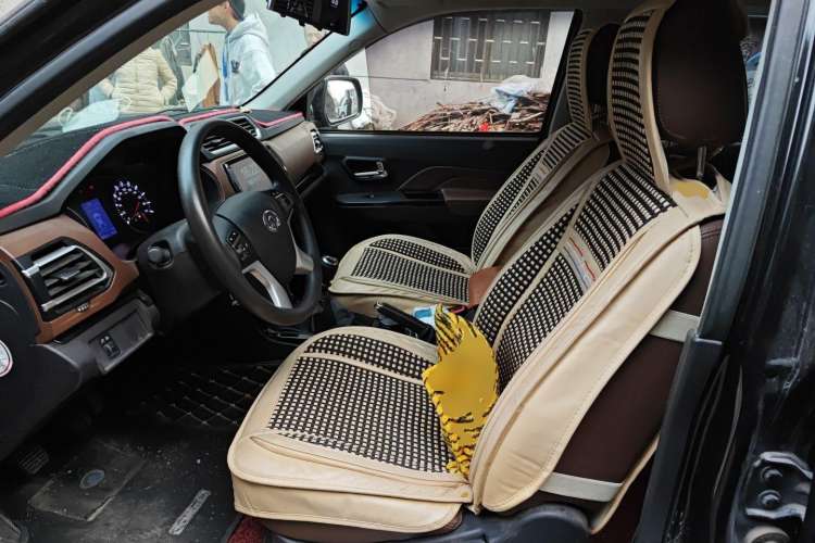 Used Great Wall Wingle 6 2014 2.0T Two-Wheel Drive Navigation Version 4D20B Left Front Seat