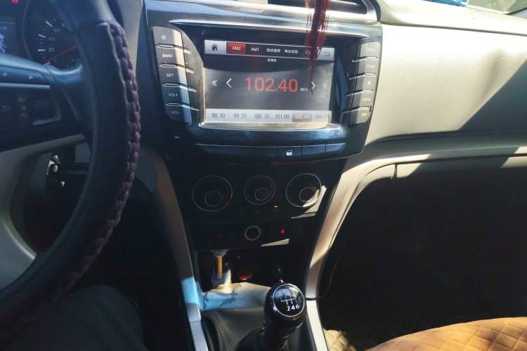 Used Great Wall Wingle 6 2014 2.0T Two-Wheel Drive Elite Version 4D20B Audio And AC Panel