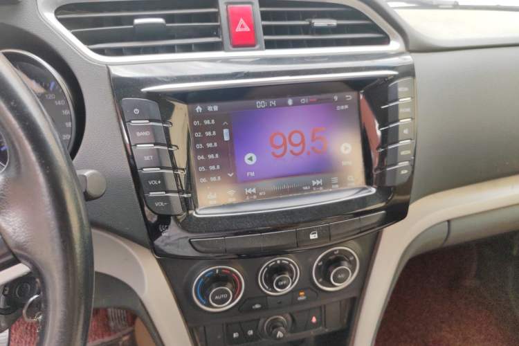 Used Great Wall Wingle 6 2014 2.4L Two-Wheel Drive Elite Version 4G69 Audio And AC Panel