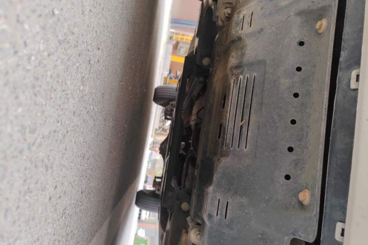 Used Great Wall Wingle 6 2014 2.4L Two-Wheel Drive Elite Version 4G69 Chassis Front
