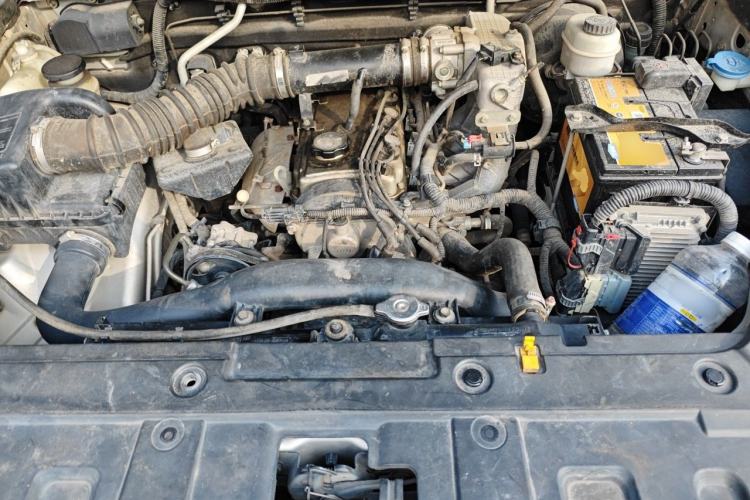 Used Great Wall Wingle 6 2014 2.4L Two-Wheel Drive Elite Version 4G69 Engine Bay