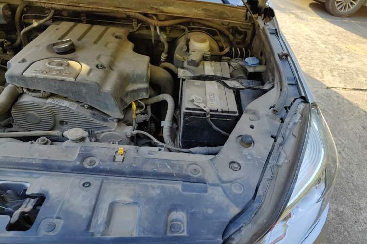 Used Great Wall Wingle 6 2014 2.0T Four-Wheel Drive Elite Version 4D20B Engine Bay Left
