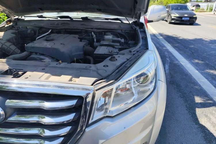 Used Great Wall Wingle 6 2014 2.0T Two-Wheel Drive Elite Version 4D20B Engine Bay Left