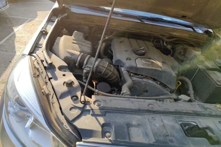 Used Great Wall Wingle 6 2014 2.0T Four-Wheel Drive Elite Version 4D20B Engine Bay Right