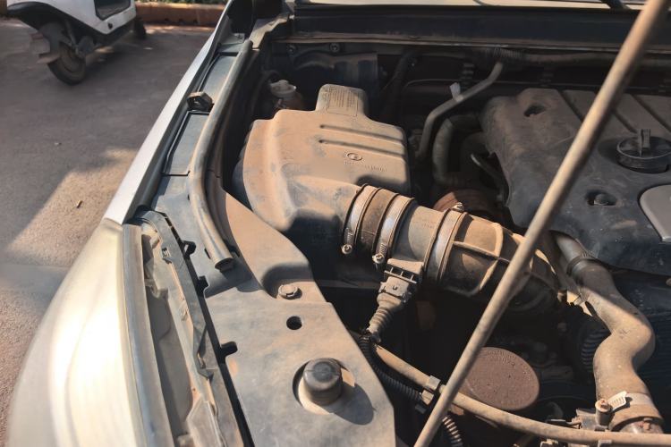 Used Great Wall Wingle 6 2014 2.0T Two-Wheel Drive Elite Version 4D20B Engine Bay Right