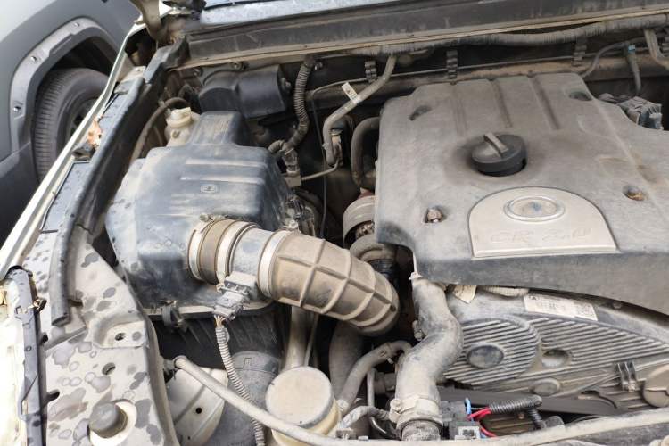 Used Great Wall Wingle 6 2014 2.0T Two-Wheel Drive Elite Version 4D20B Engine Bay Right