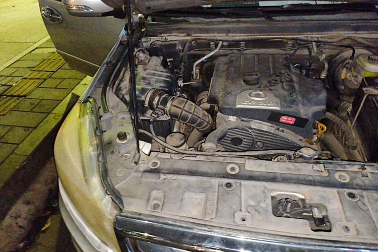 Used Great Wall Wingle 6 2014 2.0T Two-Wheel Drive Elite Version 4D20B Engine Bay Right