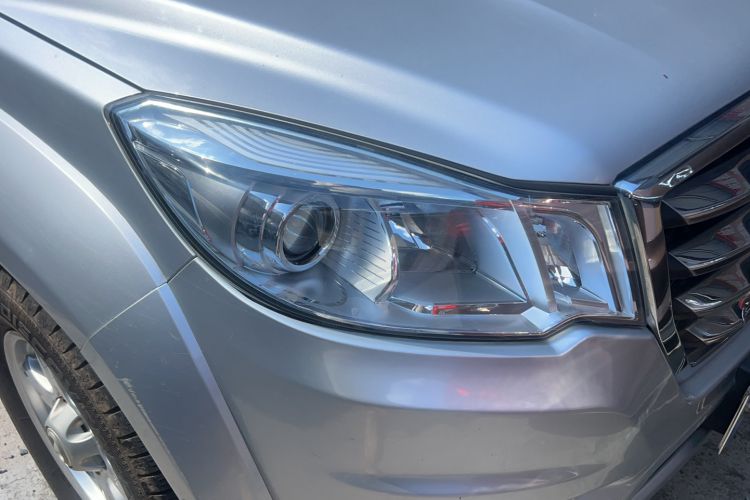 Used Great Wall Wingle 6 2014 2.0T Two-Wheel Drive Navigation Version 4D20B Exterior 2