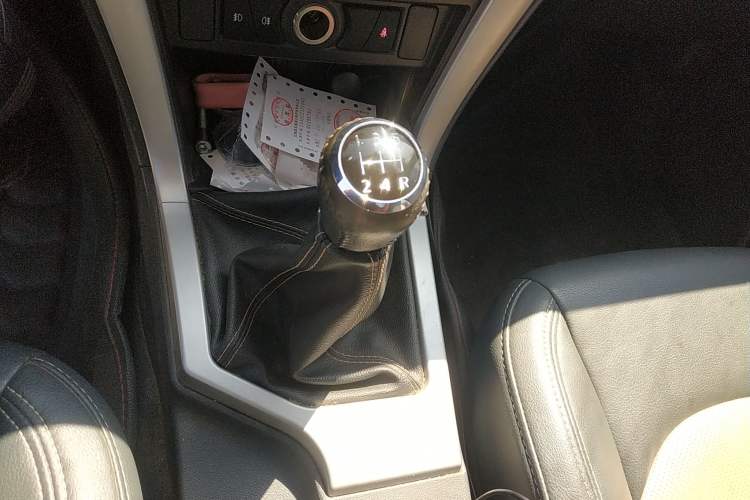 Used Great Wall Wingle 6 2014 2.4L 4x4 Elite Version 4G69 Gear Lever