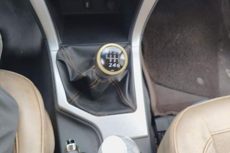 Used Great Wall Wingle 6 2014 2.0T Two-Wheel Drive Elite Version 4D20B Gear Lever