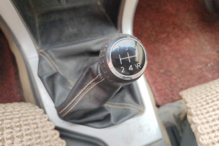 Used Great Wall Wingle 6 2014 2.4L Two-Wheel Drive Elite Version 4G69 Gear Lever