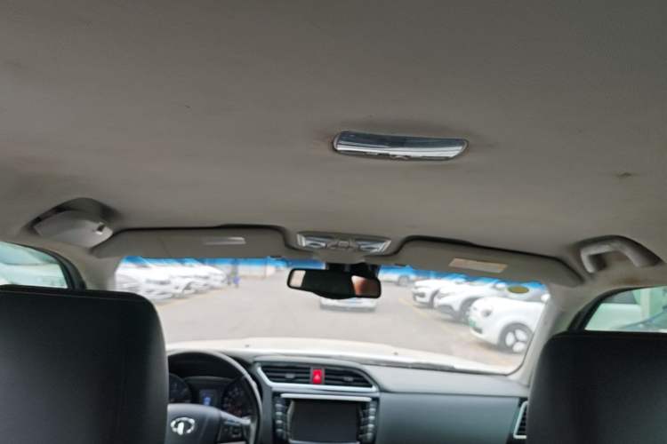 Used Great Wall Wingle 6 2014 2.0T Four-Wheel Drive Navigation Version 4D20B Headliner