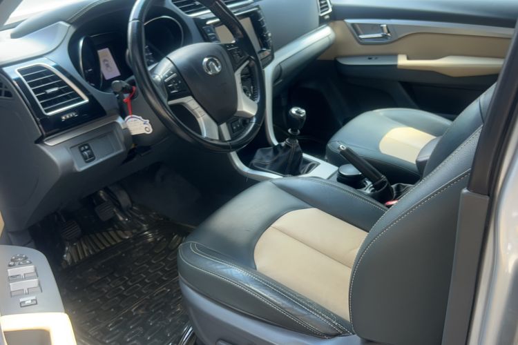 Used Great Wall Wingle 6 2014 2.0T Two-Wheel Drive Navigation Version 4D20B Interior 1