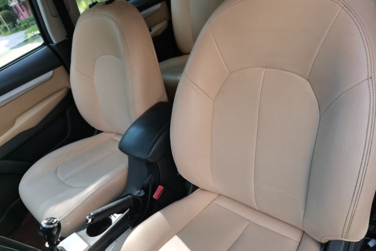 Used Great Wall Wingle 6 2014 2.0T Two-Wheel Drive Elite Version 4D20B Left Front Seat