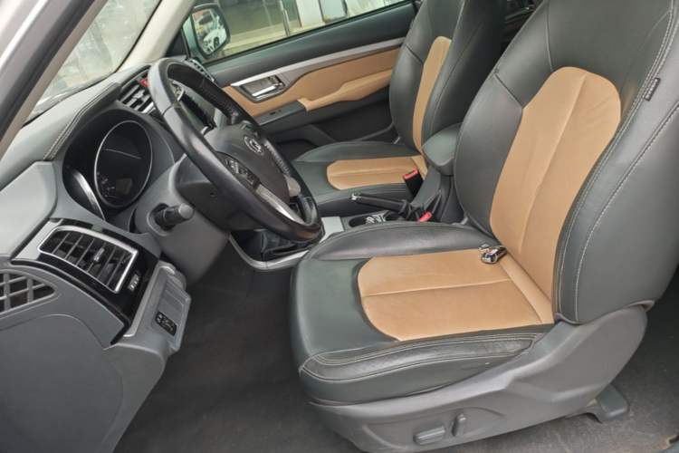 Used Great Wall Wingle 6 2014 2.0T Four-Wheel Drive Navigation Version 4D20B Left Front Seat