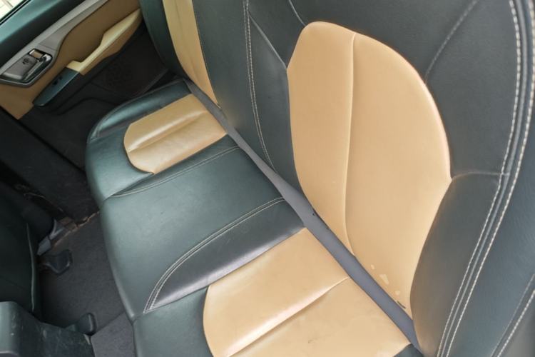 Used Great Wall Wingle 6 2014 2.0T Four-Wheel Drive Navigation Version 4D20B Left Rear Seat