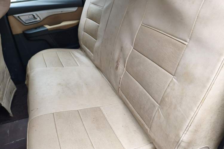 Used Great Wall Wingle 6 2014 2.0T Two-Wheel Drive Elite Version 4D20B Left Rear Seat