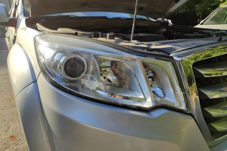 Used Great Wall Wingle 6 2014 2.0T Four-Wheel Drive Elite Version 4D20B Right Front Headlight
