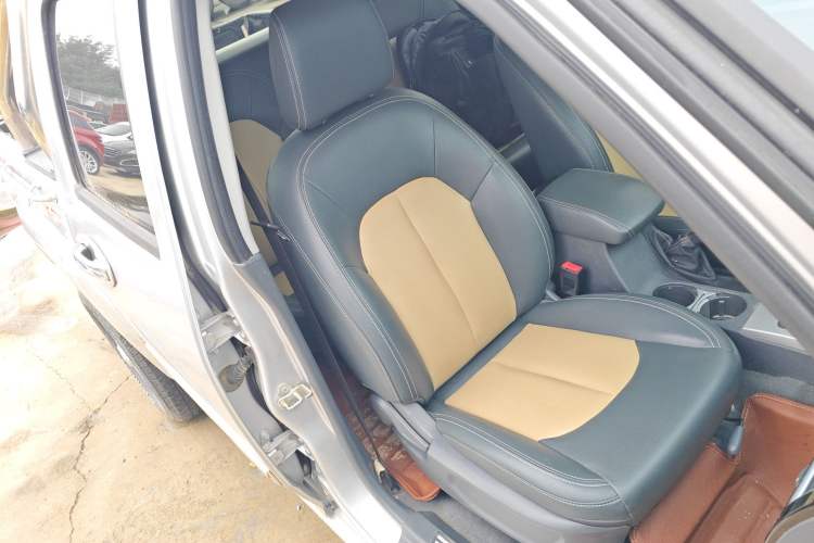 Used Great Wall Wingle 6 2014 2.4L Two-Wheel Drive Elite Version 4G69 Right Front Seat