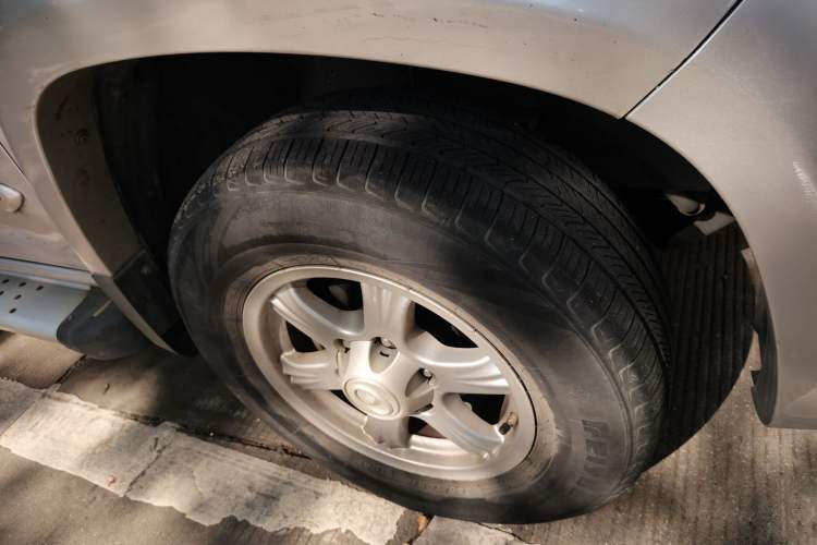 Used Great Wall Wingle 6 2014 2.0T Two-Wheel Drive Elite Version 4D20B Right Front Wheel Hub