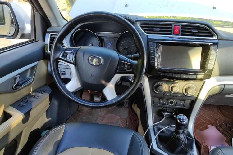 Used Great Wall Wingle 6 2014 2.0T Four-Wheel Drive Elite Version 4D20B Steering Wheel