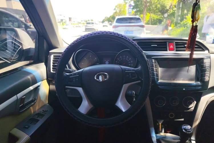 Used Great Wall Wingle 6 2014 2.0T Two-Wheel Drive Elite Version 4D20B Steering Wheel