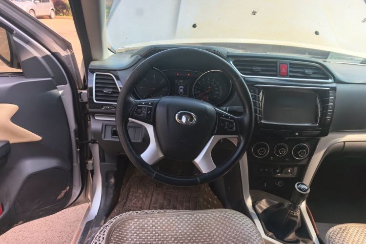 Used Great Wall Wingle 6 2014 2.0T Two-Wheel Drive Elite Version 4D20B Steering Wheel