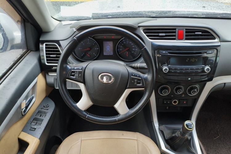 Used Great Wall Wingle 6 2014 2.0T Two-Wheel Drive Elite Version 4D20B Steering Wheel