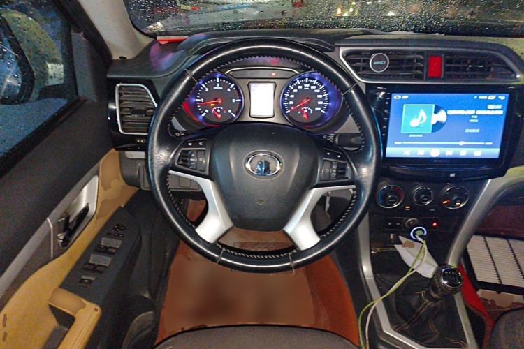 Used Great Wall Wingle 6 2014 2.0T Two-Wheel Drive Elite Version 4D20B Steering Wheel