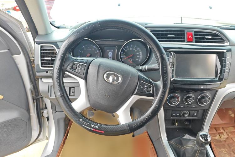 Used Great Wall Wingle 6 2014 2.4L Two-Wheel Drive Elite Version 4G69 Steering Wheel