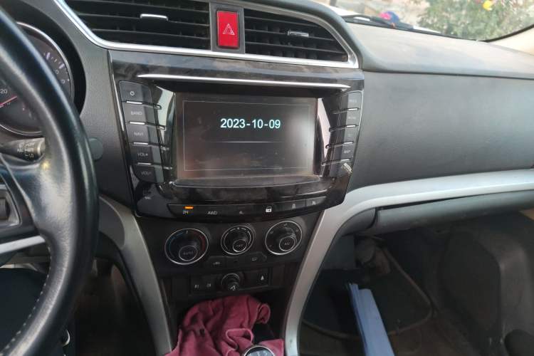 Used Great Wall Wingle 6 2014 2.4L 4x4 Navigation Edition 4G69 Audio And AC Panel