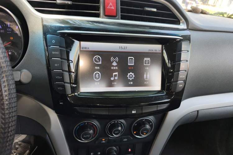 Used Great Wall Wingle 6 2014 2.0T Two-Wheel Drive Elite Version 4D20B Audio And AC Panel