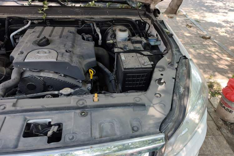 Used Great Wall Wingle 6 2014 2.0T Two-Wheel Drive Elite Version 4D20B Engine Bay Left