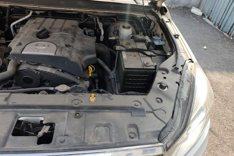 Used Great Wall Wingle 6 2014 2.0T Two-Wheel Drive Elite Version 4D20B Engine Bay Left