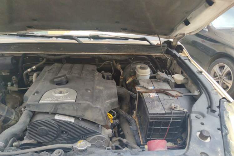 Used Great Wall Wingle 6 2014 2.0T Two-Wheel Drive Elite Version 4D20B Engine Bay Left