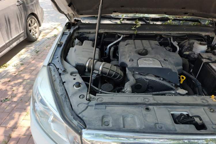 Used Great Wall Wingle 6 2014 2.0T Two-Wheel Drive Elite Version 4D20B Engine Bay Right