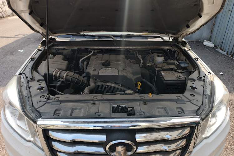 Used Great Wall Wingle 6 2014 2.0T Two-Wheel Drive Elite Version 4D20B Engine Bay