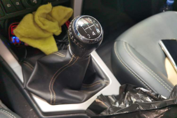 Used Great Wall Wingle 6 2014 2.4L Two-Wheel Drive Elite Version 4G69 Gear Lever