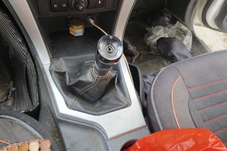 Used Great Wall Wingle 6 2014 2.0T Two-Wheel Drive Navigation Version 4D20B Gear Lever