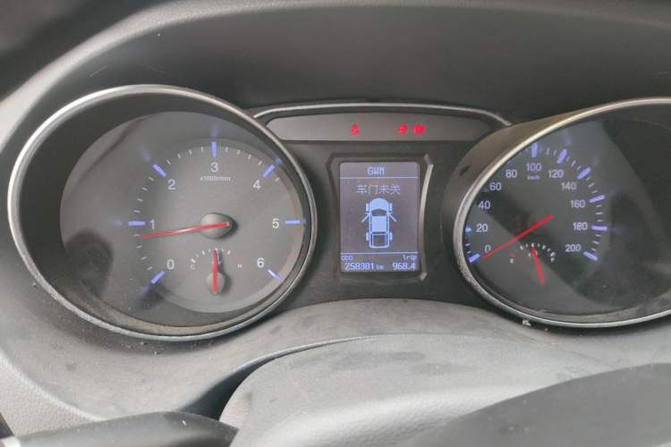 Used Great Wall Wingle 6 2014 2.0T Two-Wheel Drive Navigation Version 4D20B Instrument Cluster