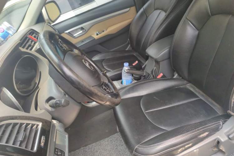 Used Great Wall Wingle 6 2014 2.0T Two-Wheel Drive Elite Version 4D20B Left Front Seat