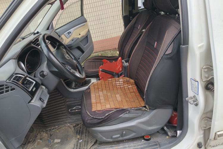 Used Great Wall Wingle 6 2014 2.0T Two-Wheel Drive Navigation Version 4D20B Left Front Seat