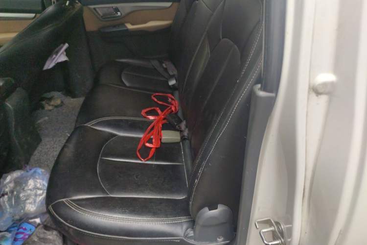 Used Great Wall Wingle 6 2014 2.0T Two-Wheel Drive Elite Version 4D20B Left Rear Seat