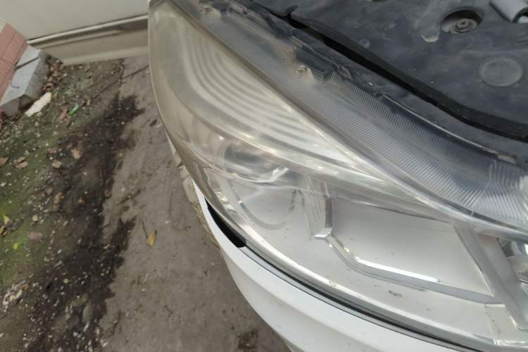 Used Great Wall Wingle 6 2014 2.0T Two-Wheel Drive Navigation Version 4D20B Right Front Headlight