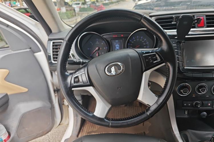 Used Great Wall Wingle 6 2014 2.0T Two-Wheel Drive Elite Version 4D20B Steering Wheel